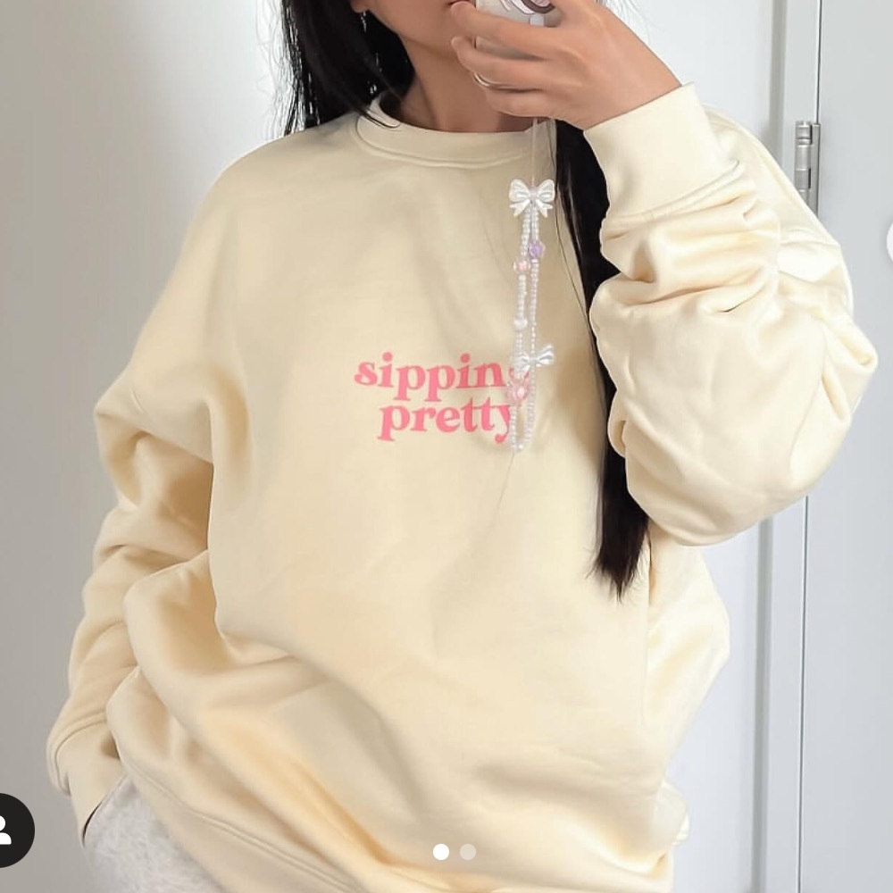 NIB ESW Beauty Sweatshirt / Pullover Sweater